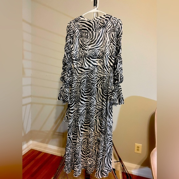 Ashiro - Picture 2 of 2